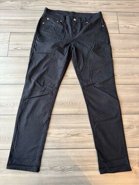 Women’s Black Straight-Leg Jeans